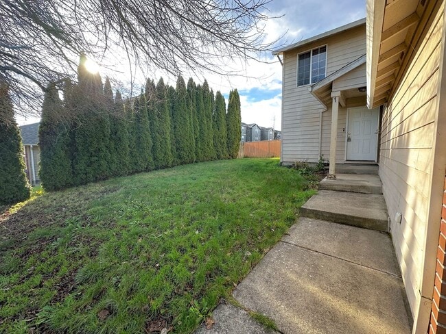 Building Photo - Ridgetop Duplex