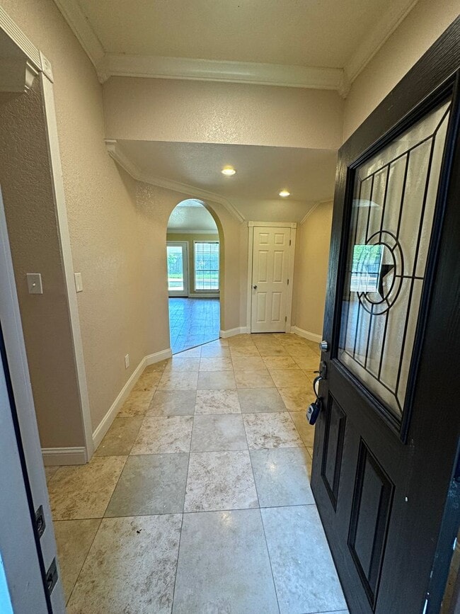 Building Photo - 2312 Lisa Ln