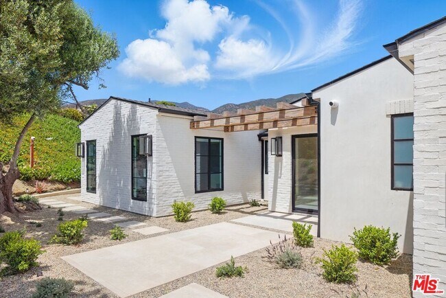 Building Photo - 6326 Trancas Canyon Rd