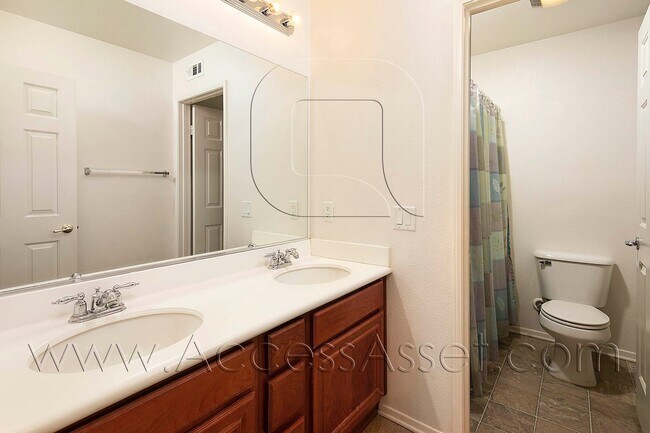 Building Photo - Charming 4 Bedroom, 3 Bathroom Home in Murrieta with Spacious Layout & Bright Interiors