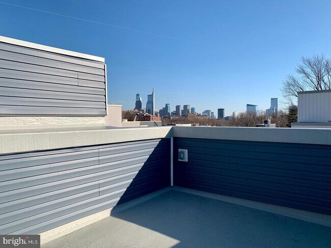 Building Photo - 3030 W Girard Ave