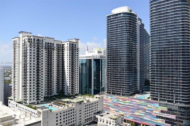 Building Photo - 1000 Brickell Plaza