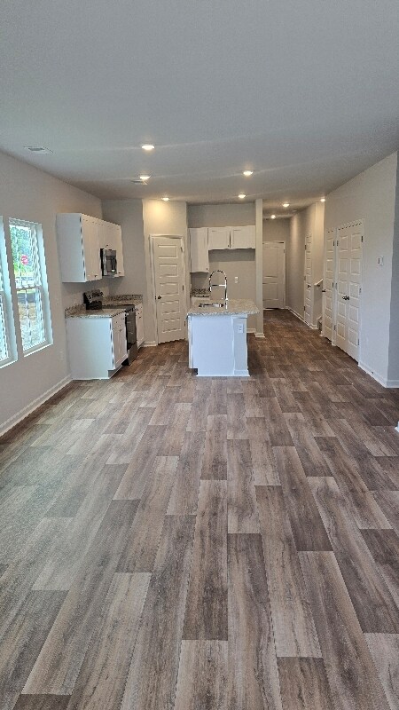 Building Photo - 6855 Beach Dr SW