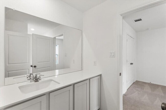 Building Photo - 316 Keefer