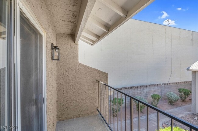 Building Photo - 456 Sellers Pl