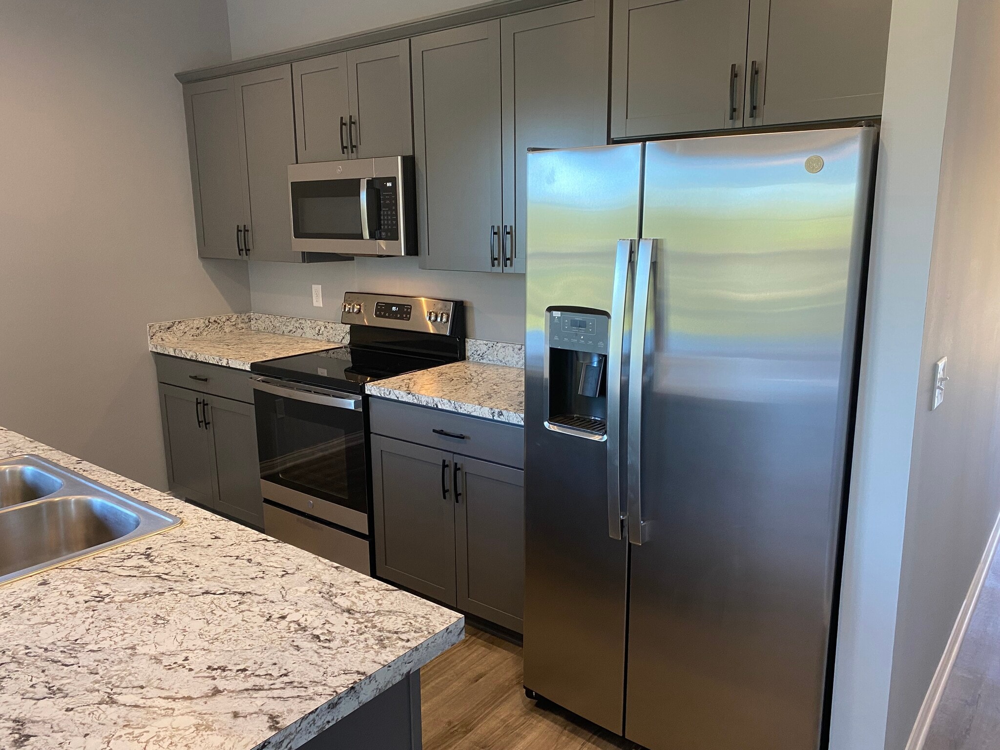 Building Photo - 6557 Valley Brook Trce