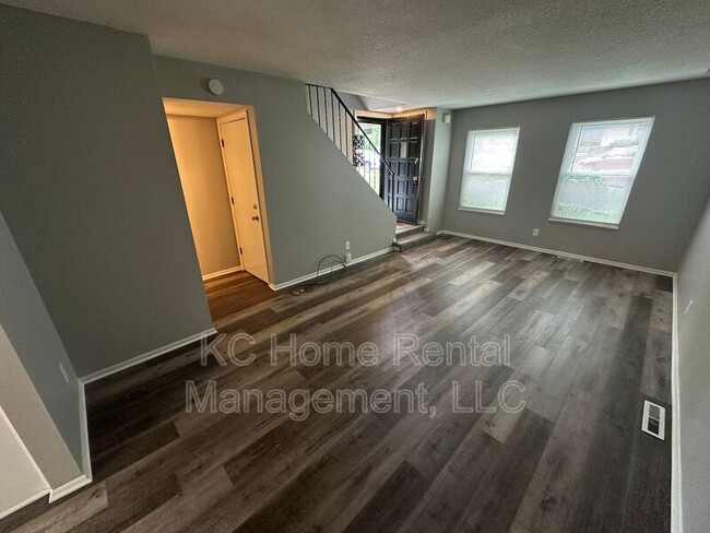 Building Photo - 6753 N Askew Cir