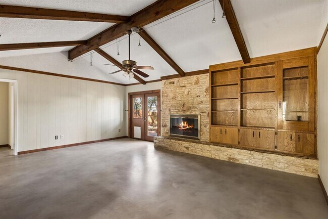 Building Photo - 1105 N Riviera Cir