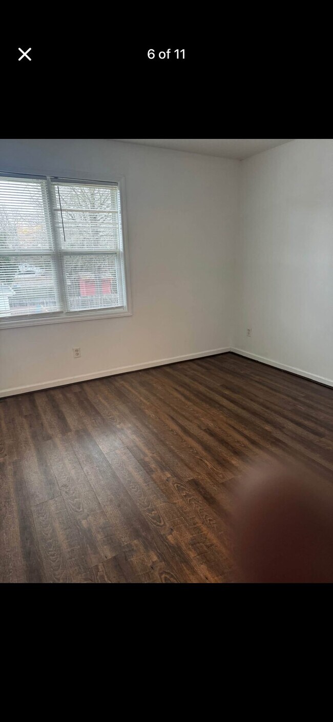 Building Photo - 141 S Dunn St