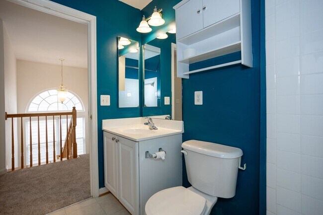 Building Photo - Spacious & Bright Home in Parks of Piedmon...