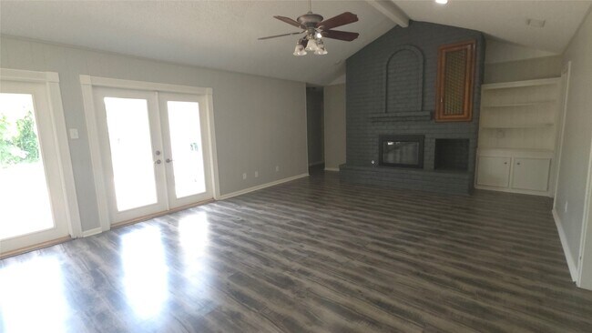 Building Photo - 1119 Montour Dr