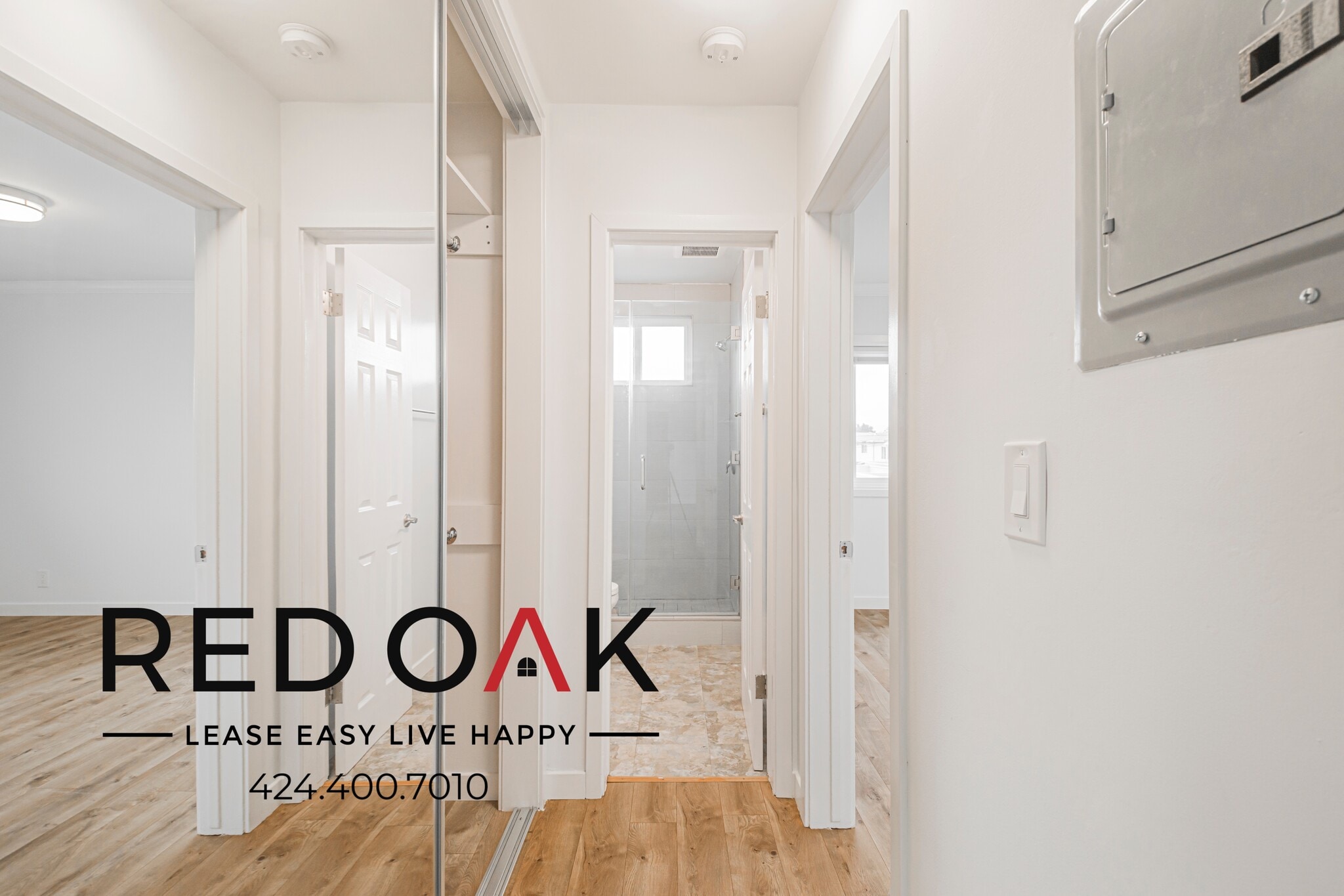 Building Photo - 14041 Moorpark St