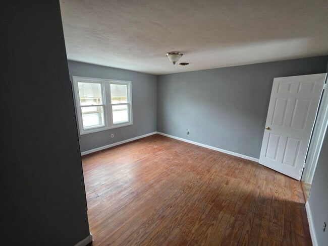 Building Photo - 176 S Pence St
