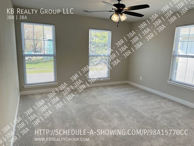Building Photo - Brand New 3 Bed Duplex in Downtown Blue Sp...