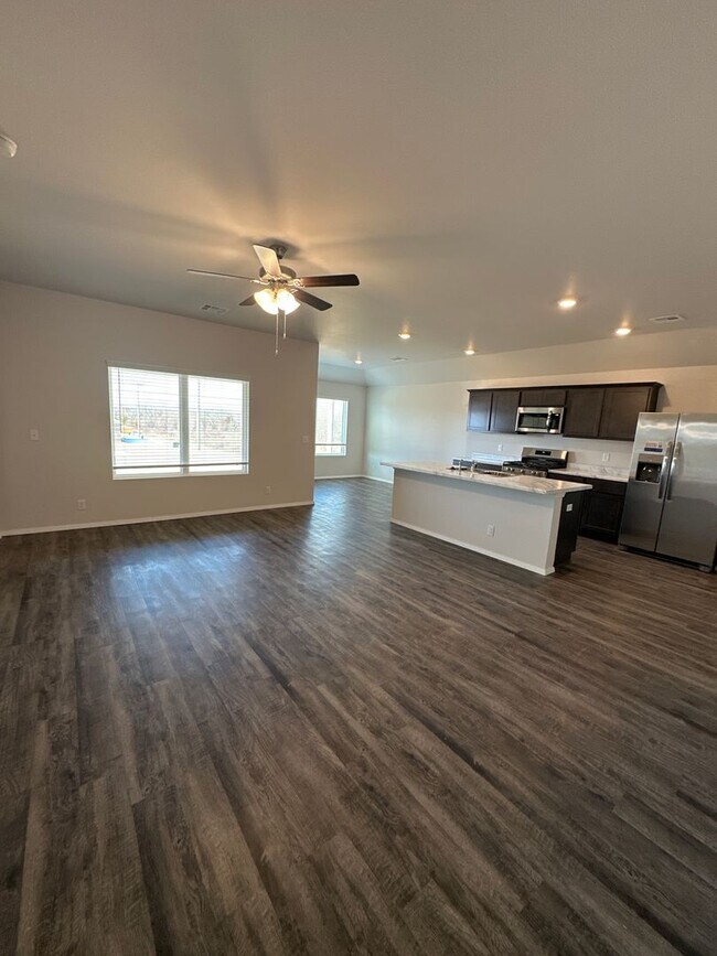 Building Photo - *NOW PRELEASING!* NEW Four Bedroom | Two Bath Home in Park Place
