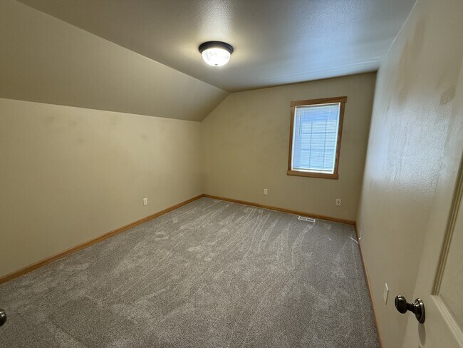 Building Photo - 827 Avenue E