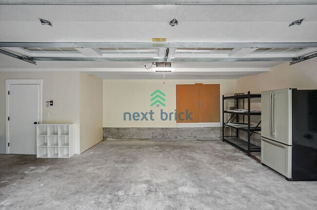 Building Photo - 3 Bed 2.5 Bath for Rent in Lake Forest Park!