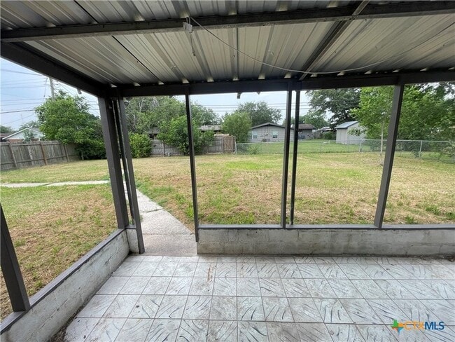 Building Photo - 4705 Dahlia Ln