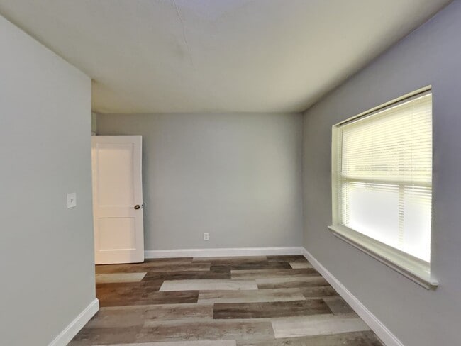 Building Photo - 3BR/1.5BA Home in Jacksonville FL w/ Spacious Yard