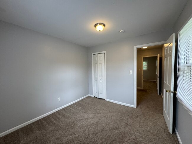 Building Photo - 401 Advocate Ct
