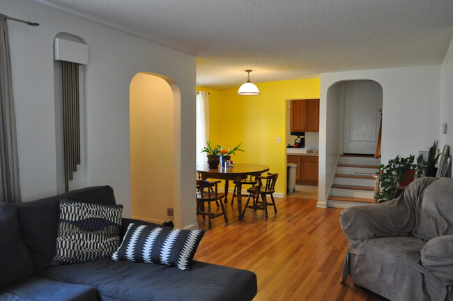 Dining area - 901 Country Club Ave