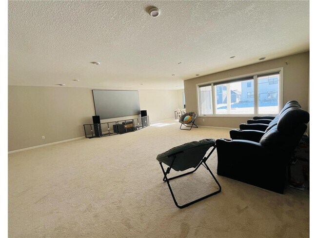 Building Photo - 1935 Mulberry Ln