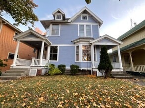 Building Photo - Newly Renovated 3 Bedroom, 2 Bathroom in the Heart of West Central
