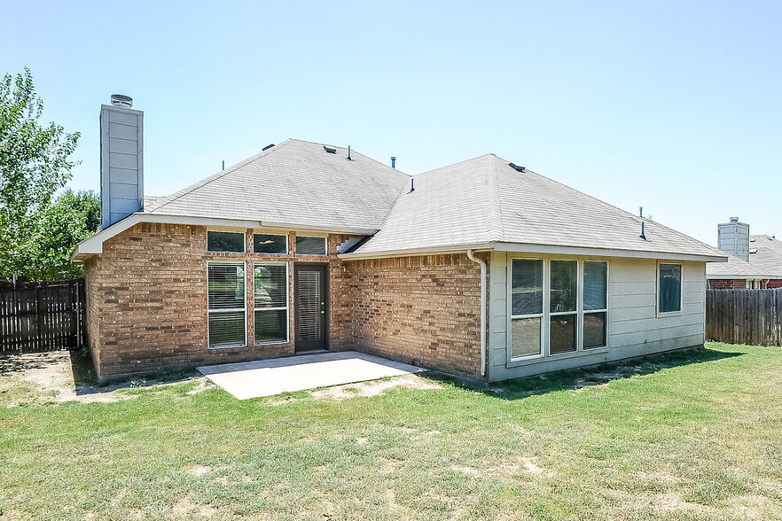 Building Photo - 3017 Morning Dove Ln