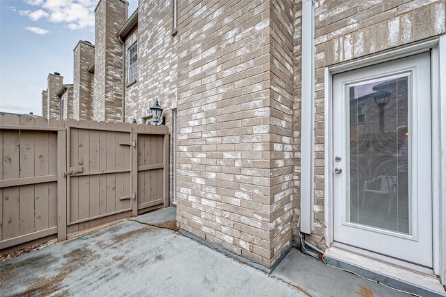 Building Photo - 8077 El Mundo St