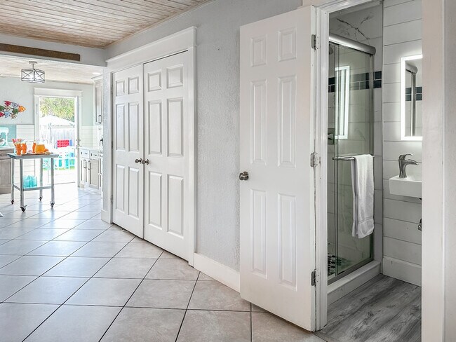 Building Photo - 94 Cobia St