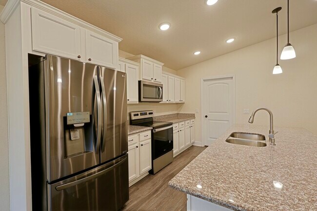 Building Photo - 6114 Redberry Dr