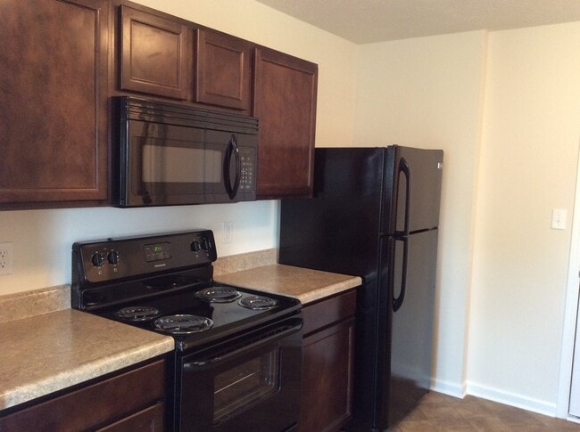 Building Photo - Columbus IN - 3 br with loft