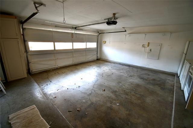Building Photo - 213 E Scotland Dr