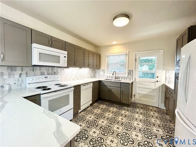 Building Photo - 411 Hillcrest Ave