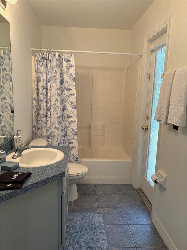 Building Photo - 893 Sandy Ridge Dr