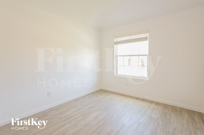 Building Photo - 6728 Beehive Dr