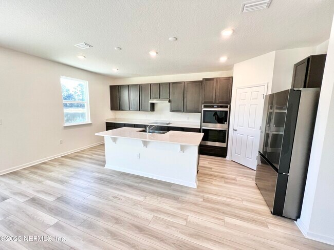 Building Photo - 12859 Logans Walk Ln