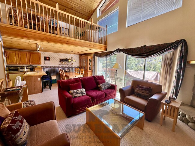 Building Photo - Cozy 2 Bedroom with side lake and Diamond ...