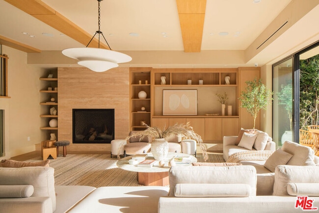 Building Photo - 500 Ocampo Dr