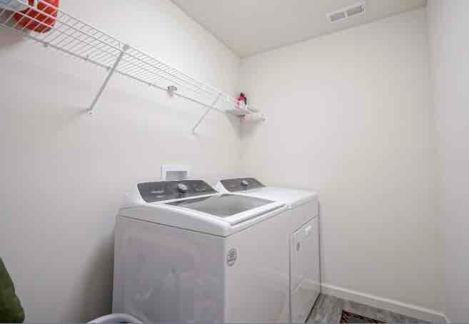 Building Photo - 1160 Colcester Ln