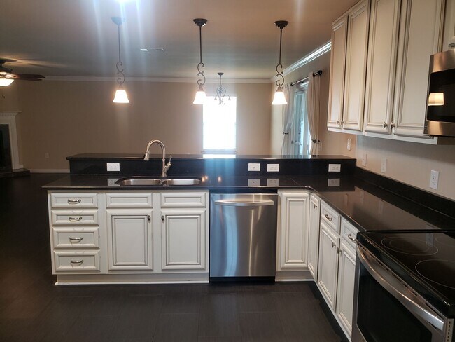 Building Photo - 3 bedroom in Sound Hammock Navarre!!