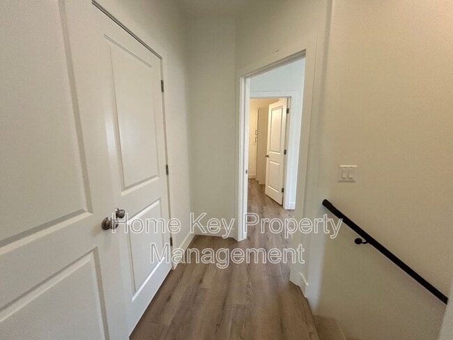 Building Photo - 1549 Mead Ln