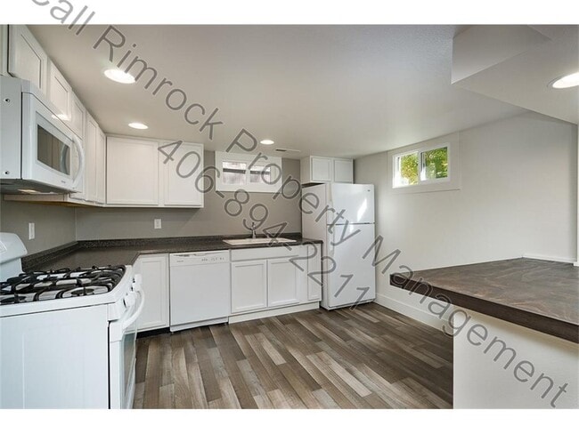 Building Photo - 3329 Poly Dr