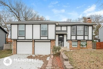 Building Photo - 838 E 125th Terrace