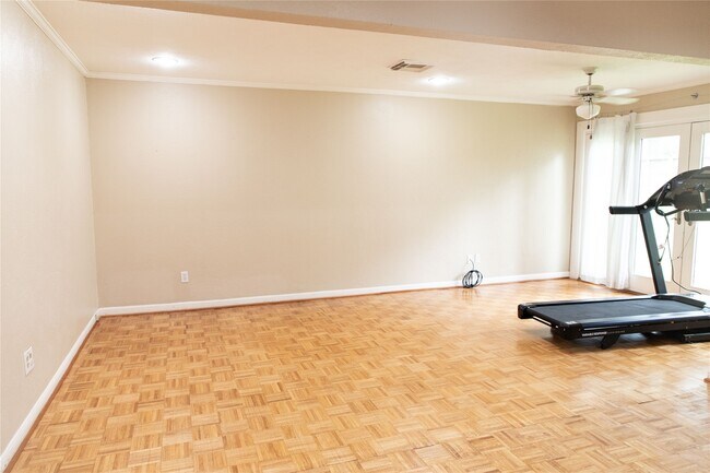 Building Photo - 5564 Aspen St
