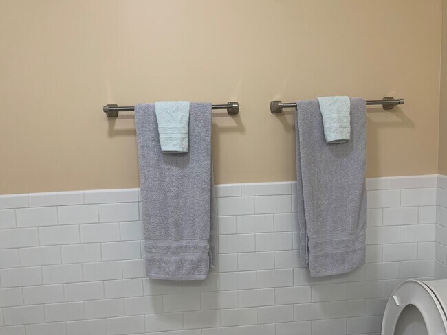 Building Photo - 497 Chase Rd