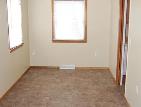 Building Photo - 722 13th Ave