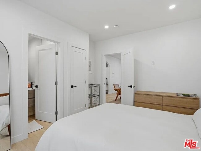 Building Photo - 3014 9th Ave