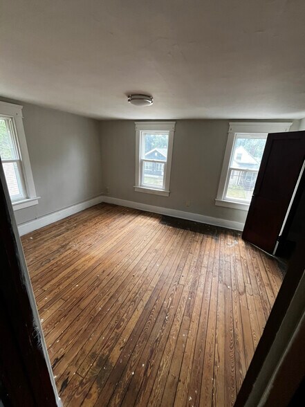 Building Photo - 1865 Shaw Ave