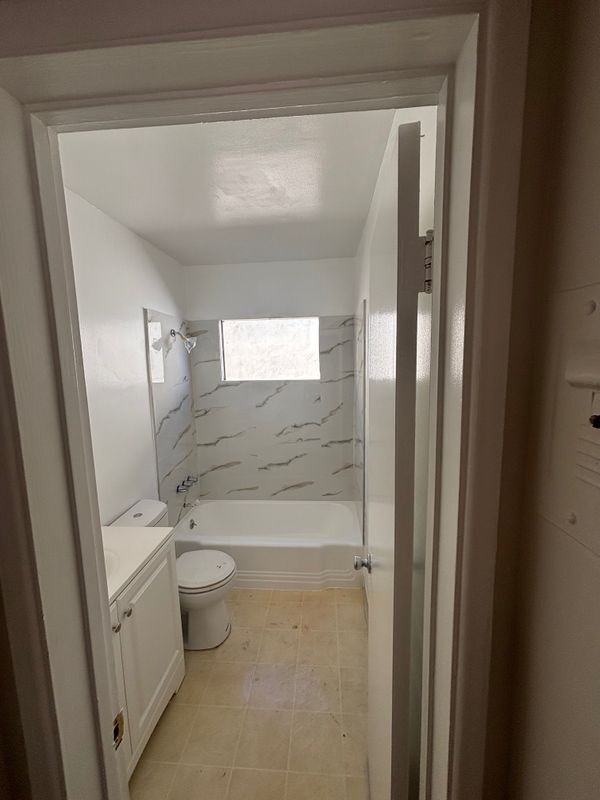 Building Photo - 924 N Ogden Dr